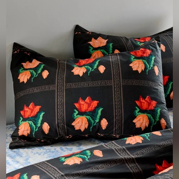 UO Bridgette Floral Breezy Cotton Percale Sham Set - Thumbnail 2